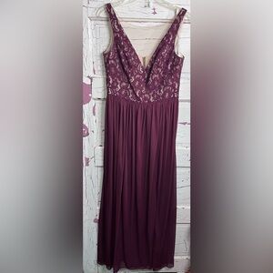 David’s Bridals Elegant Burgundy Lace Bodice Gown Drop waist Pleating Lined Sz 8